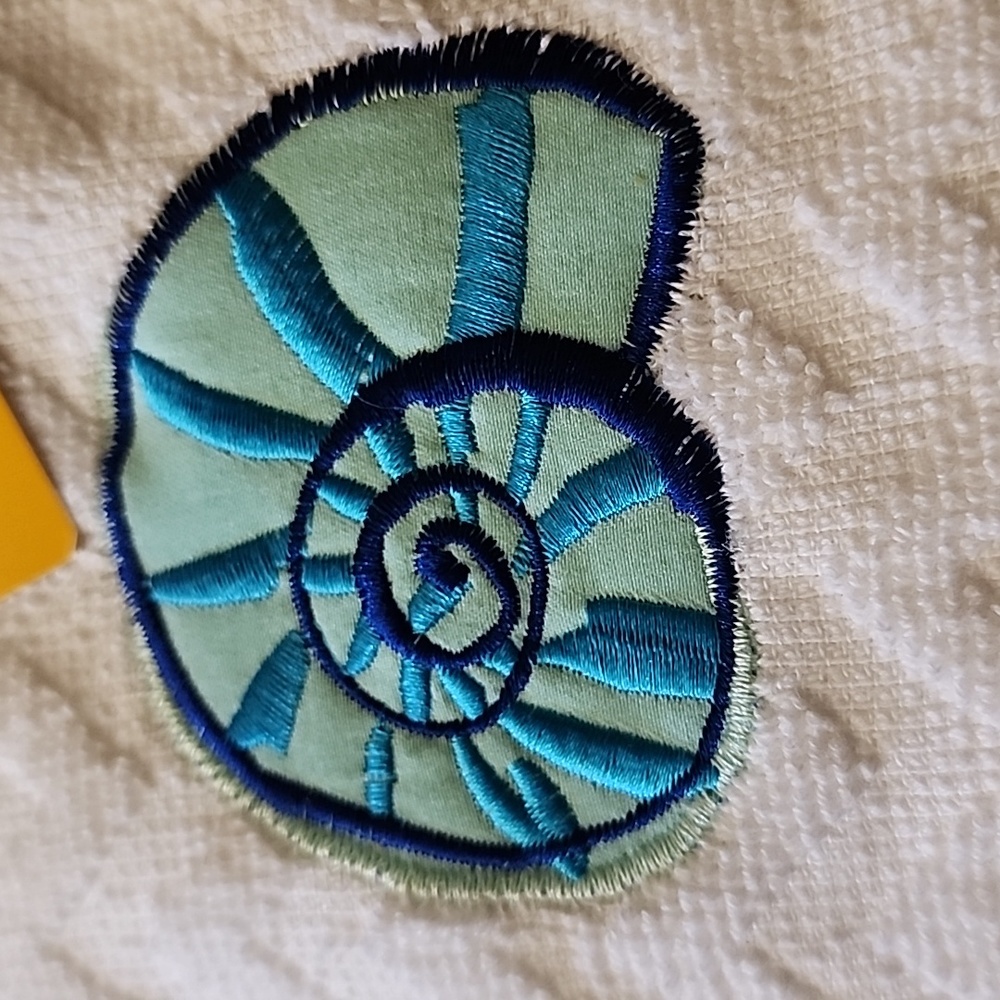 Seashell Kitchen Towel Set - Picture 6 of 7